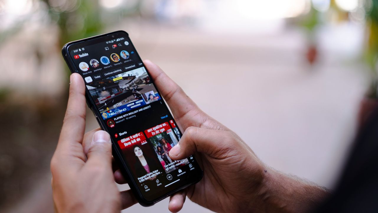 YouTube płaci twórcom miliony za odmowę współpracy z Netflixem