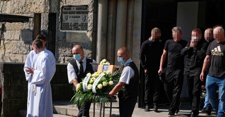 Pogrzeb Basi, która zginęła w Katowicach. Bliscy wylali morze łez żegnając 19-latkę