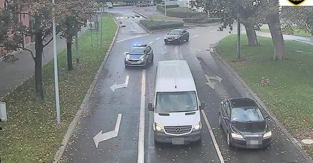 Legnica. Policja eskortowała samochód. W środku rodziła kobieta