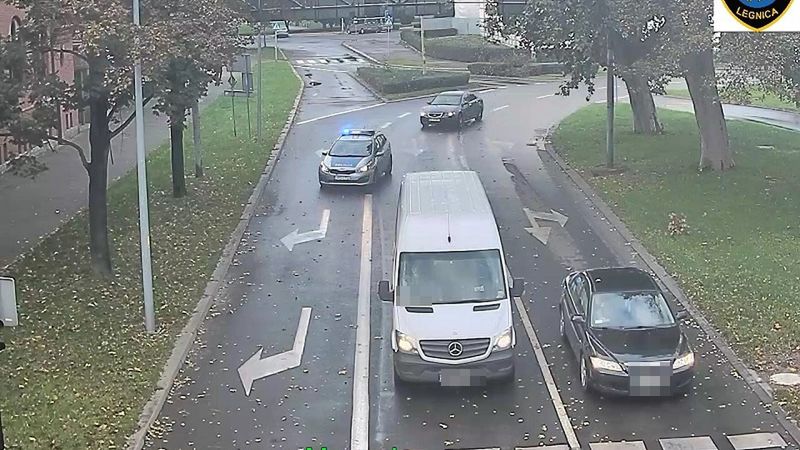 Legnica. Policja eskortowała samochód. W środku rodziła kobieta