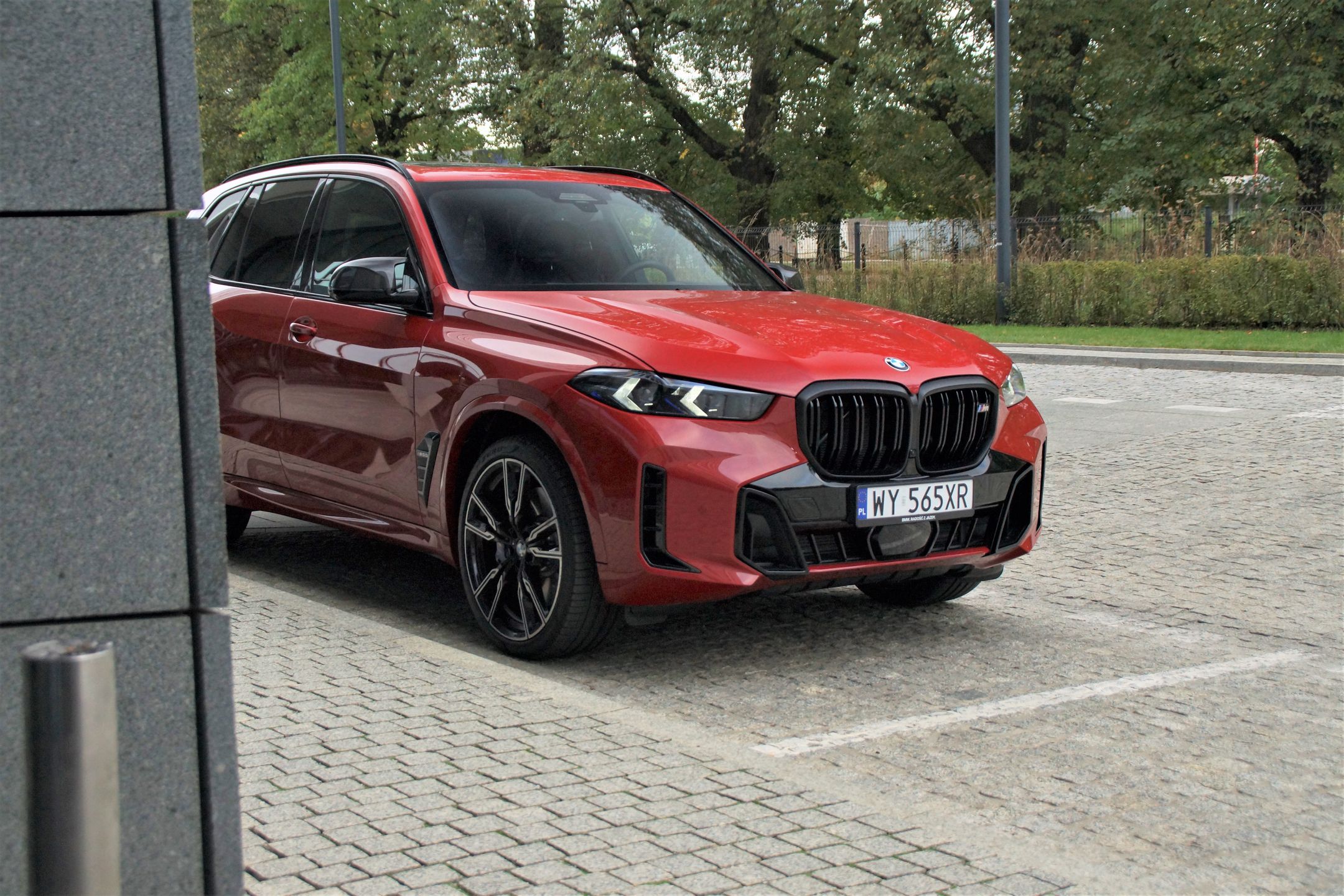 BMW X5 M60i
