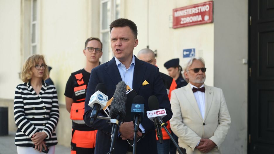 Konferencja Szymona Ho?owni11.09.2021 Warszawa Konferencja Szymona Holowni pod Ministerstwem Zdrowia  fot. Zbyszek Kaczmarek/REPORTER
n/z: Szymon Holownia, Wojciech MaksymowiczZbyszek Kaczmarek/REPORTER