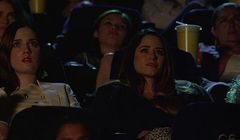 Nietknięty makijaż wzruszonych kobiet w reklamie L'Oréal (wideo)