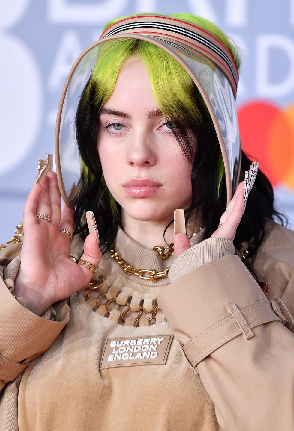 Billie Eilish otwiera się na temat kompleksów