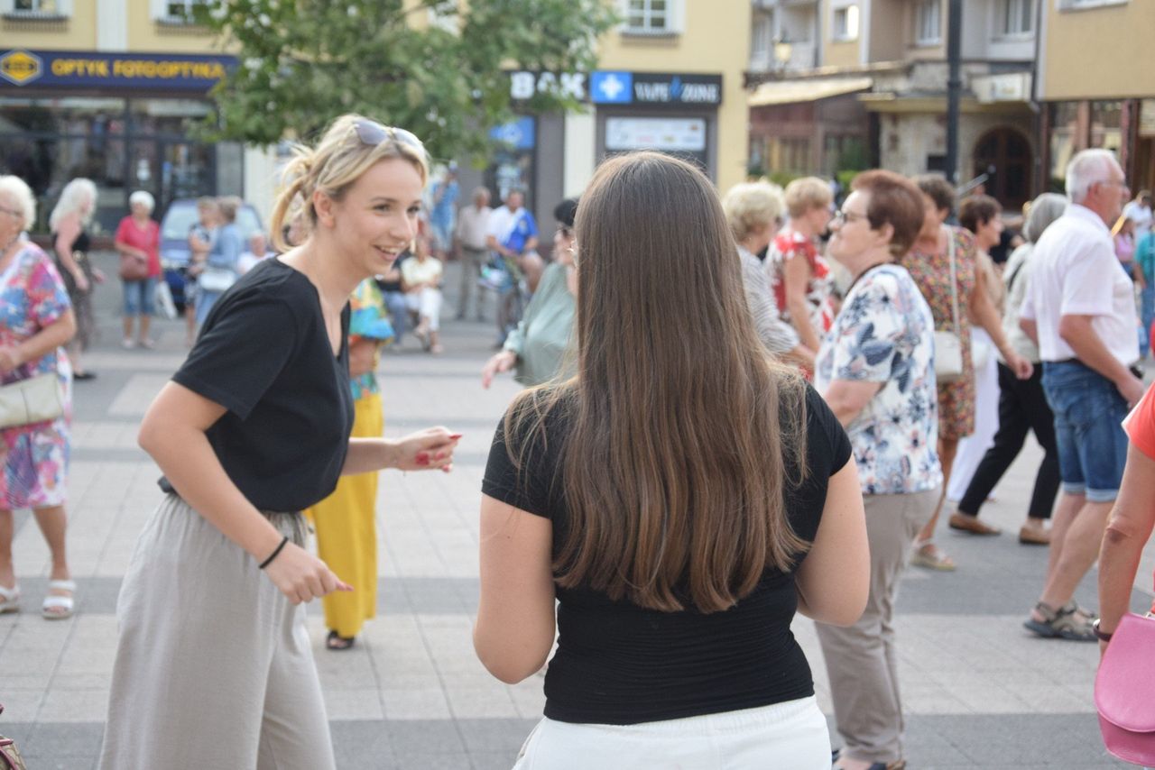Rybnik: Mieszkańcy znów zatańczyli na rynku. Ostatnia potańcówka tegorocznych wakacji
