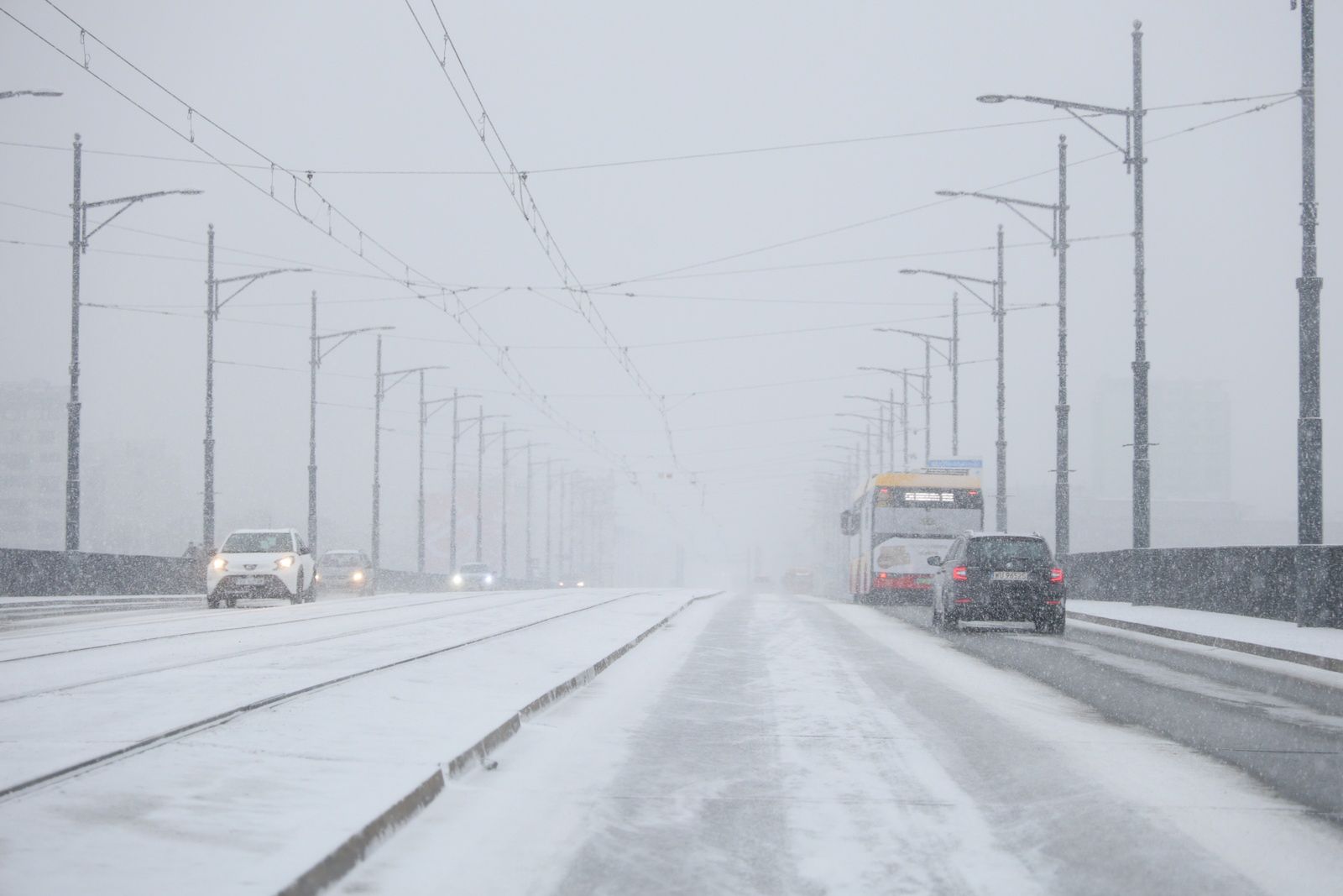 Ostrzeżenie dla 11 województw. Marznące opady deszczu