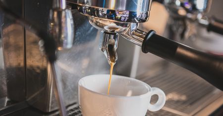 Top 5 ekspresów do kawy dla miłośników aromatycznych poranków