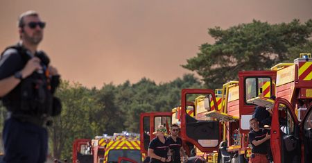 Strażak przyznał się do podpalenia. Szokujące doniesienia po pożarze we Francji