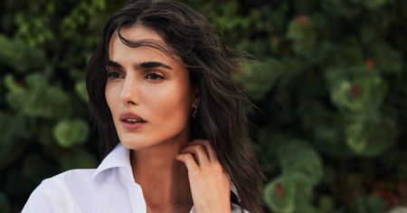 Eleganckie stylizacje damskie – klasyka, która nigdy nie wychodzi z mody