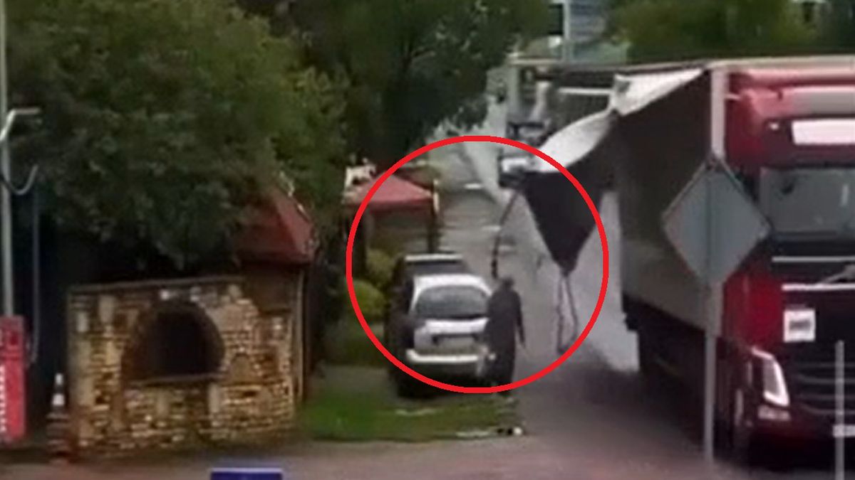 Wypadek w Kamieńsku. Kobieta nie żyje po uderzeniu pasem