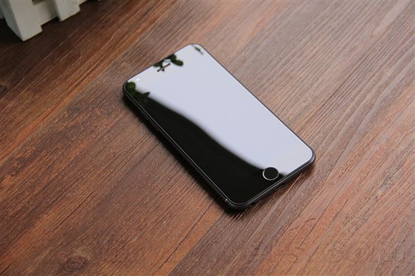 Czy podróbki mogą być premium? Oto androidowy klon iPhone'a 6, którego nie wygniesz i nie porysujesz 20