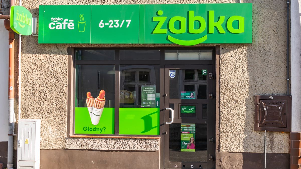 zabka chain store in Siewierz
Siewierz, Poland -31.10.2021- zabka chain store in Siewierz
Krzysztof12
banner, chain, food store, polska, outside, cash, low prices, company, building, zabka, wholesale, landmark, european, available, editorial, polish, commercial, exterior, network, urban, available prices, green, żabka