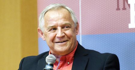 Marek Kondrat opublikował pierwsze zdjęcie z córką. Na tle tęczowej flagi