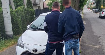 W Warszawie zatrzymano dwóch paserów. Jeden z nich był nagi w łóżku sąsiadki