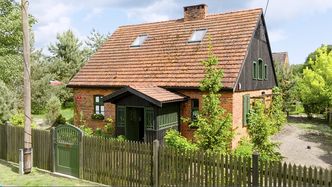 Ruinę za 165 tysięcy złotych zamienili w dom z marzeń