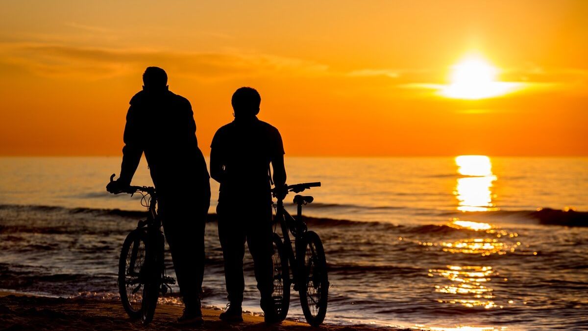 Rowerzyści na plaży