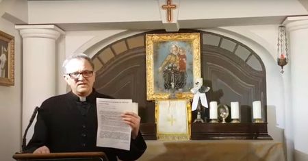 Ekskomunikowany ksiądz idzie na rympał. "Będę dalej głosił"