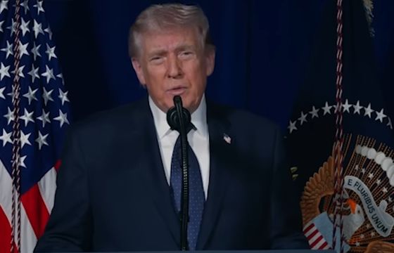 Trump chce zniesienia podatku cyfrowego. Zapowiada 100 proc. cła na wina