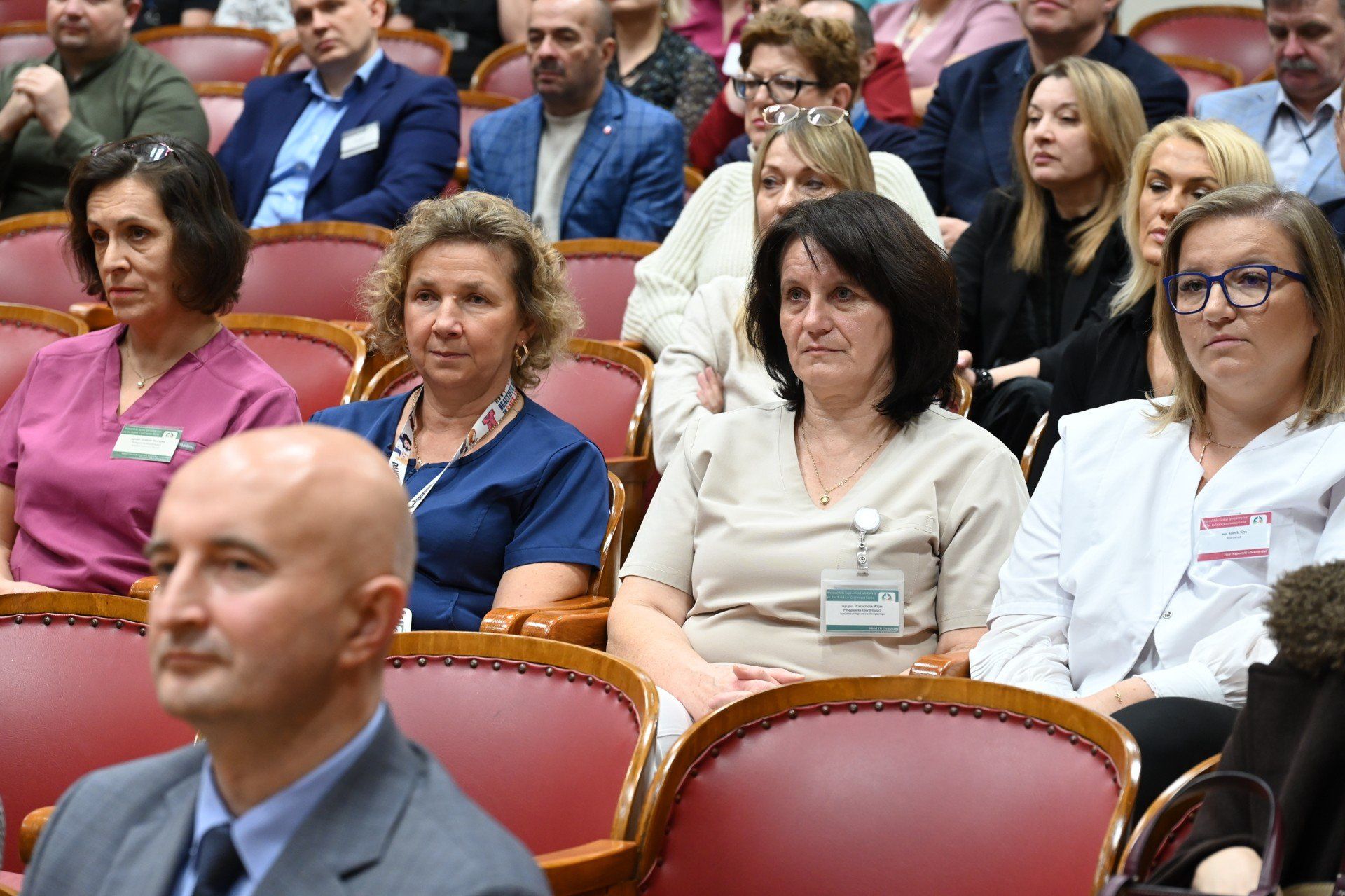 W ramach inwestycji niezbędny był również zakup stołu chirurgicznego kompatybilnego z systemem robotycznym oraz urządzenia do sterylizacji narzędzi.