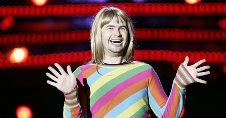 Dopasuj artystę do kabaretu. 14 pytań o słynnych żartownisiów