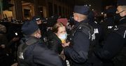 Zdjęcie dnia. Sejm zablokowany przez Strajk Kobiet. Policja zatrzymuje protestujących