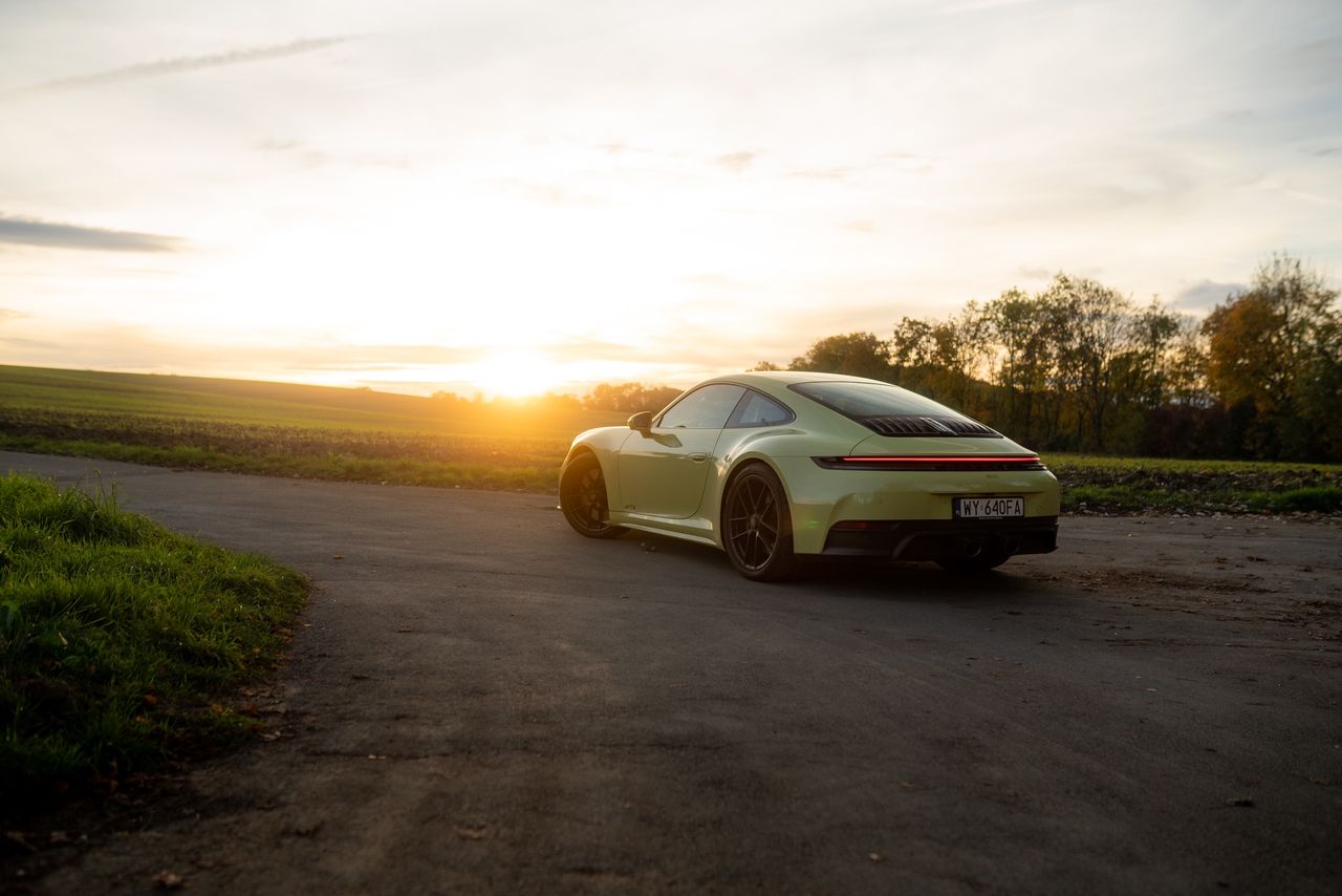Porsche 911 Carrera 4 GTS