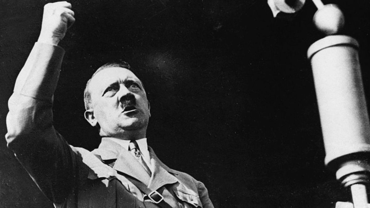 Na zdj. Adolf Hitler