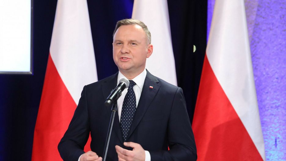 Protest przed Pałacem Prezydenckim. Powodem plany Andrzeja Dudy