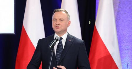 Protest przed Pałacem Prezydenckim. Powodem plany Andrzeja Dudy
