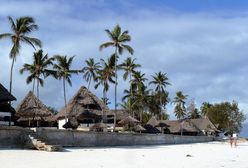 Koszmar na all inclusive. Turyści schodzili na plażę po drabinie