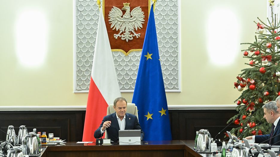 Warszawa, 07.01.2025. Premier Donald Tusk podczas posiedzenia rządu w KPRM w Warszawie, 7 bm. Członkowie rządu zajmą się trzema projektami dot. energetyki i rozwoju. (mr) PAP/Radek Pietruszka
