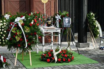 Bydgoszcz: Pogrzeb Leszka Siekierskiego, wieloletniego dyrektora V LO