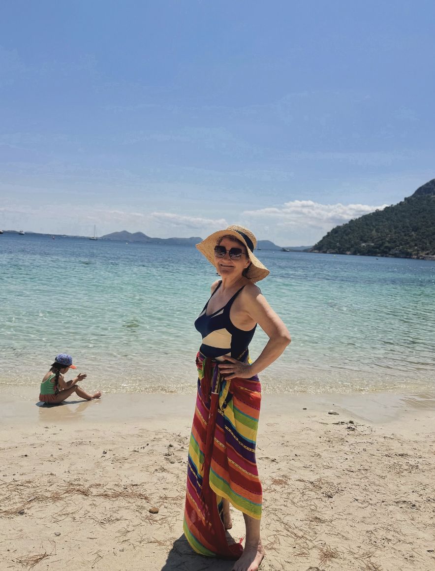  Maria Winiarska na plaży
