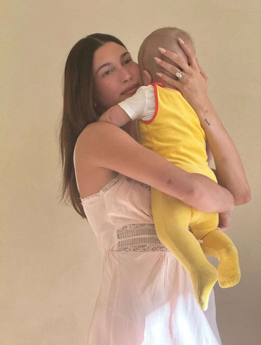 Hailey Bieber dzieli się zdjęciem z synem Jackiem