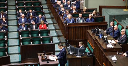 Bojkot Sikorskiego. Kaczyński i Błaszczak nie przyszli na expose