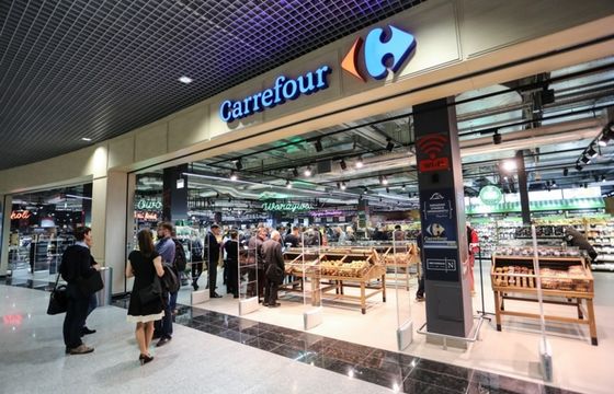 Carrefour rezygnuje z papierowych gazetek. Stawia na aplikację mobilną