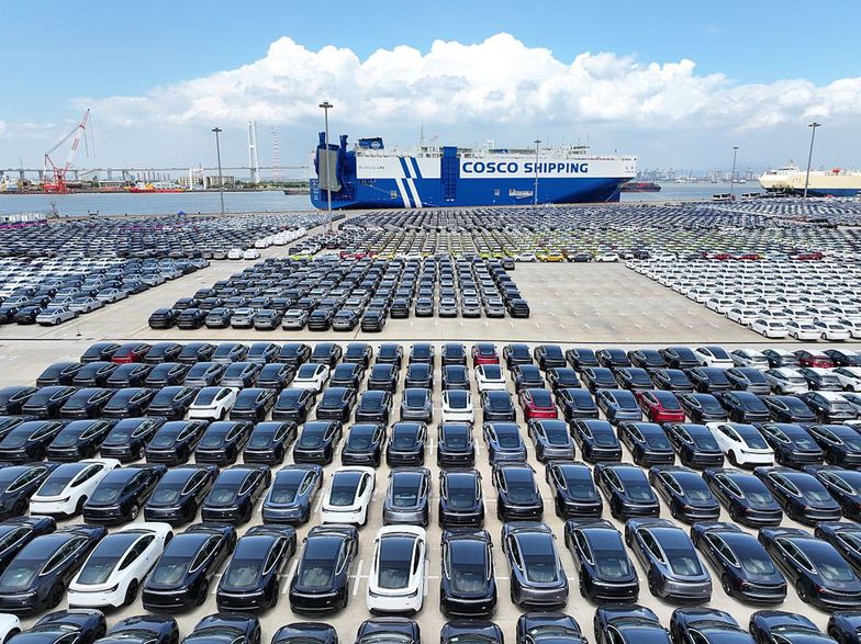 China's Largest PV Energy, LNG Dual-fuel Car Carrier Embarks On Maiden Voyage
GUANGZHOU, CHINA - MAY 15: Vehicles wait to be loaded onto dual-fuel car carrier Yuan Kai Kou at the Nansha Automobile Port on May 15, 2025 in Guangzhou, Guangdong Province of China. China has launched its largest dual-fuel car carrier powered by solar energy and liquefied natural gas in Guangzhou. The vessel named Yuan Kai Kou with about 4,000 Chinese-made vehicles on board embarks on its maiden voyage to countries including Greece, Turkey, Italy, and Tunisia. (Photo by VCG/VCG via Getty Images)
VCG
steamship, china