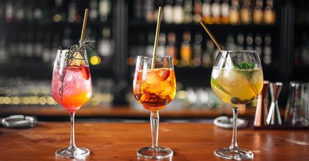 Drinki na sylwestra. Top 5 drinków, które zawsze smakują