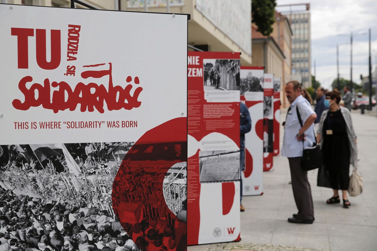 Warszawa. Otwarcie wystawy "TU rodziła się »Solidarność«"