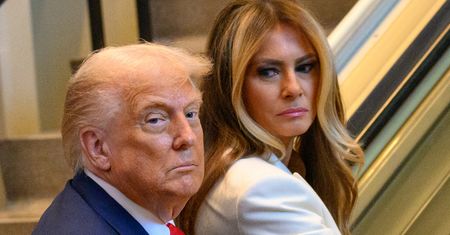 Nawet z nim nie sypia. Oto jak ma wyglądać życie intymne Trumpów