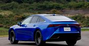 Toyota Mirai nie zamienia wody w wino, ale wodór w prąd. Jak działa i co w sobie kryje?