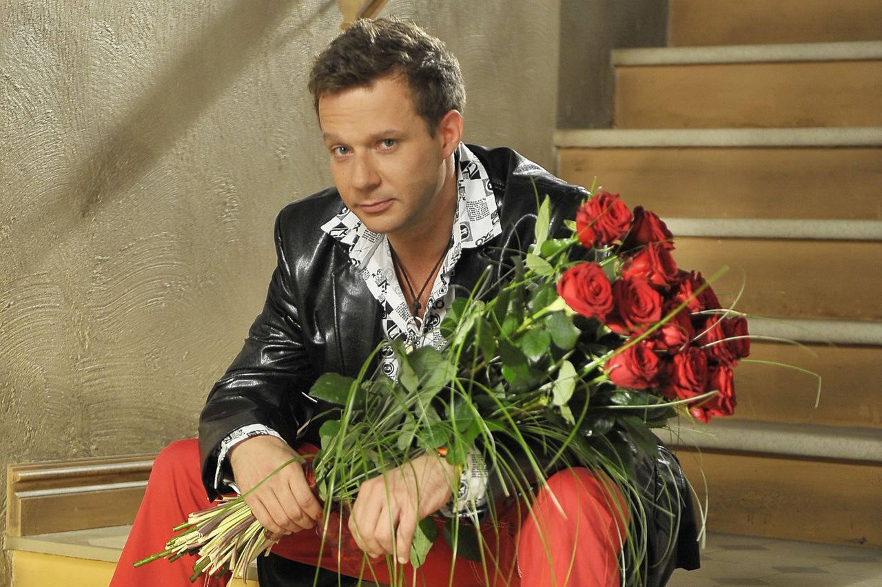 Grzegorz Małecki poszedł w ślady słynnej mamy. W PRL-u była ikoną ekranu