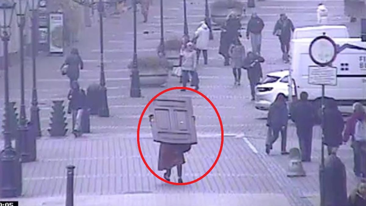 Bezdomny ukradł drzwi