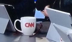 Dziennikarze CNN za tabletami sponsorującego program Microsoftu mieli iPady