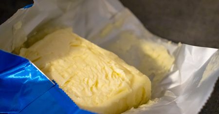 Gdzie wyrzucić papierek po maśle? Błąd się powtarza