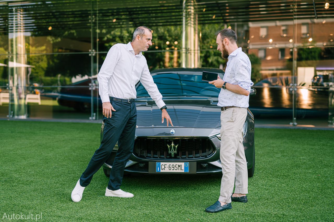 Mateusz Żuchowski i Enrico Paolo Billi w fabryce Maserati w Modenie