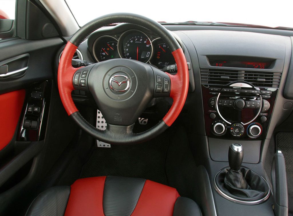 Mazda RX-8 Wnętrze