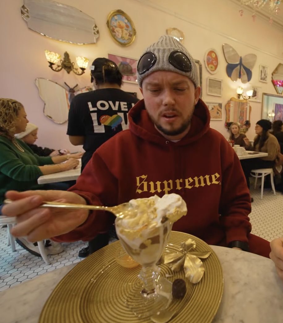 Książulo próbuje lodów za 3600 złotych