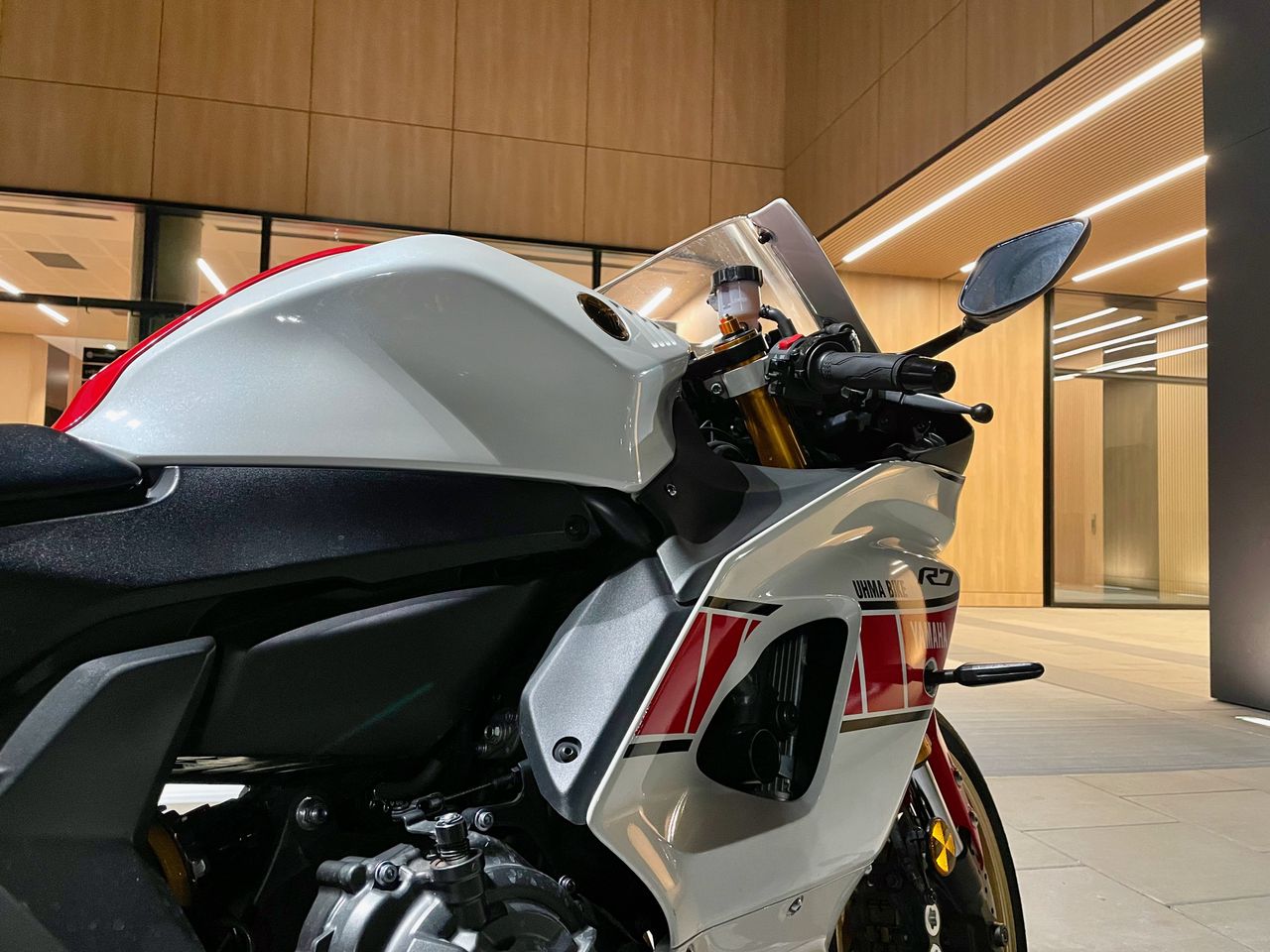 Yamaha R7