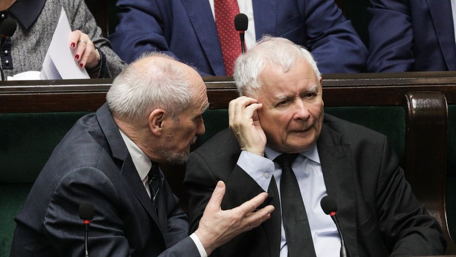 Warszawa 28.04.2022. 53. Posiedzenie Sejmu IX kadencji. N/z Antoni Macierewicz, Jaroslaw Kaczynski.